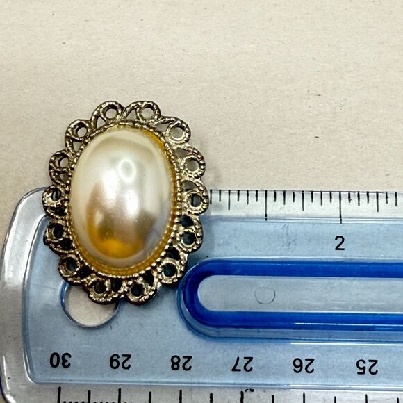 Vintage Filigree Brooch Classic Style‎ Imitation Pearl Gold Tone Retro - Picture 9 of 9